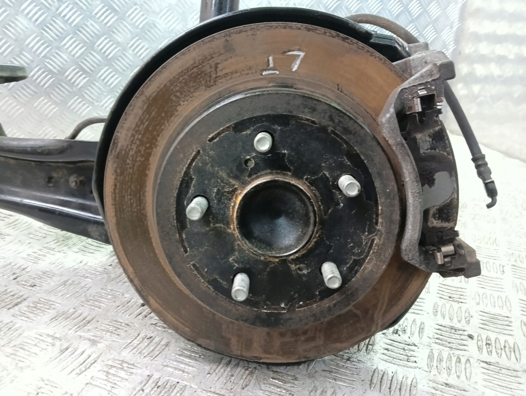 Поворотный кулак левый задний  lexus ux 2018-2022 2.0 hybrid 184km Цена