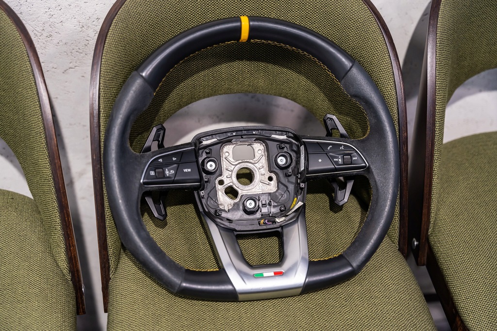 фото №8, Оригінальна повітропровід lamborghini urus повітропровід пелюстки перемикання оригінал 2018 -