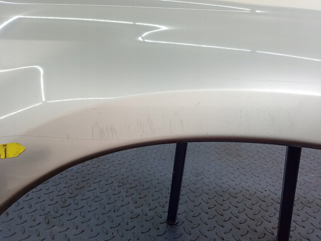 фото №9, Outlander i 03- крыло перед правый передний a31a