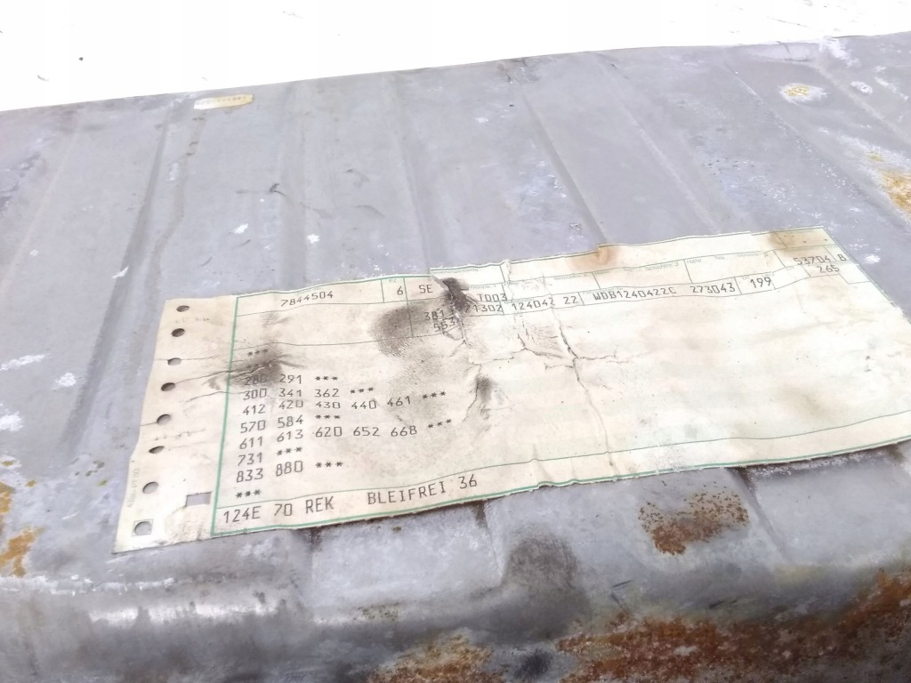 Mercedes-benz e w124 1995 бак топлива Недорого