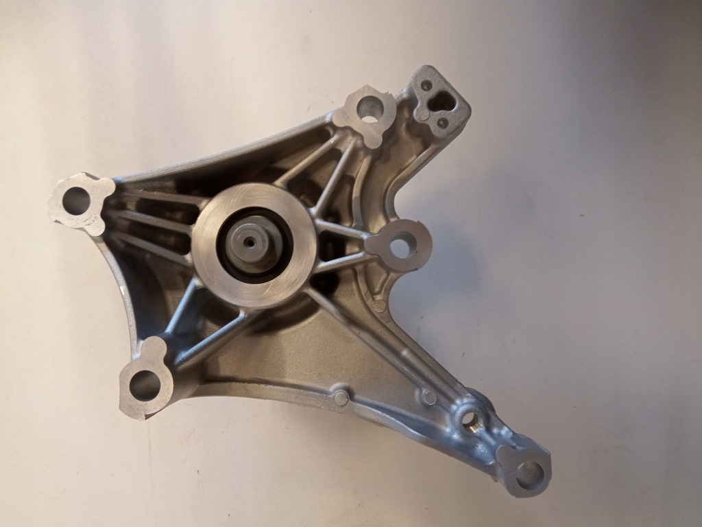 фото №12, Кронштейн ролик ремень клиновой v9x infiniti qx70 fx30d qx50 ex30d q70 m30d