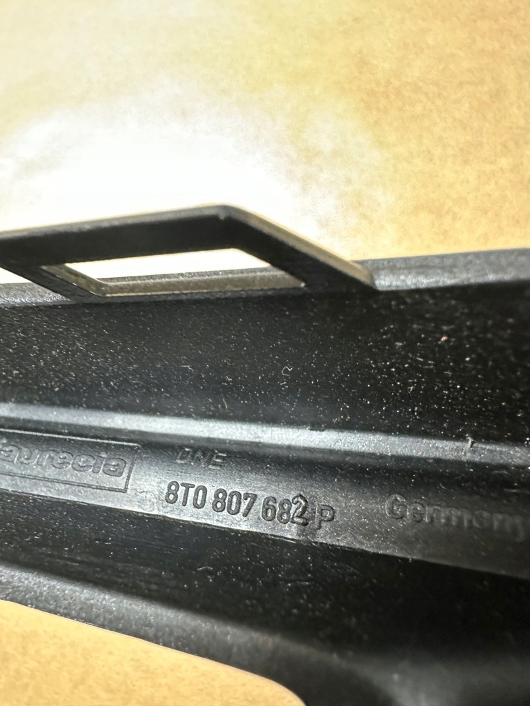 фото №10, Audi a5 s5 молдинг рамка решётка правая 8t0807682p