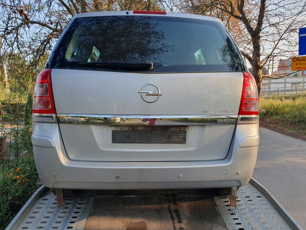 Крышка предохранителей 13125865 opel zafira b 2 2007 z157 1,9 cdti 120km Цена