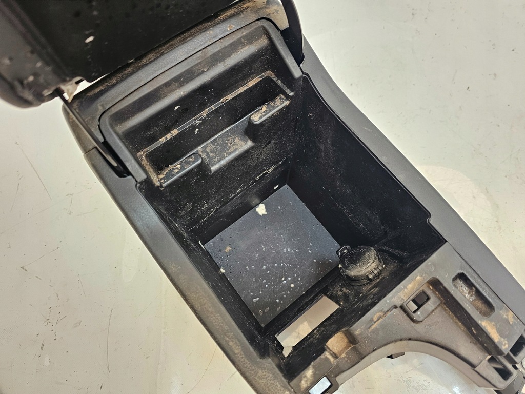 фото №11, Subaru crosstrek 17-22 подлокотник бардачок туннель средний 92174fl000 usa