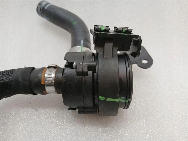 Дополнительная насос охлаждение ferrari roma f169 670002071 насос насоса жидкость ch Недорого