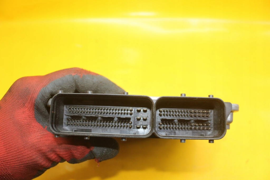 Модуль блок управления компьютер vw transporter t5 1.9 tdi 038906016t 0281012761 в Украине