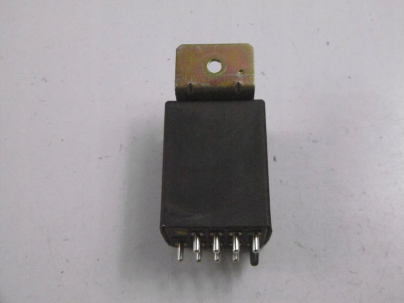 фото №6, Mercedes vito 1 w638 реле свеча 0015402045