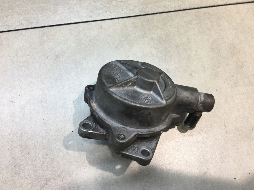 фото №3, Насос вакуум audi a6 c5 2.5 tdi 059145100b