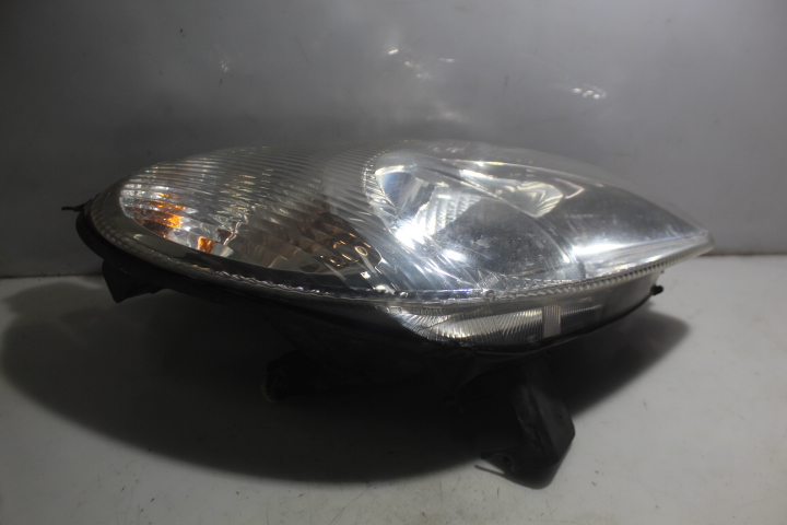 фото №1, Лампа права передня citroen xsara picasso