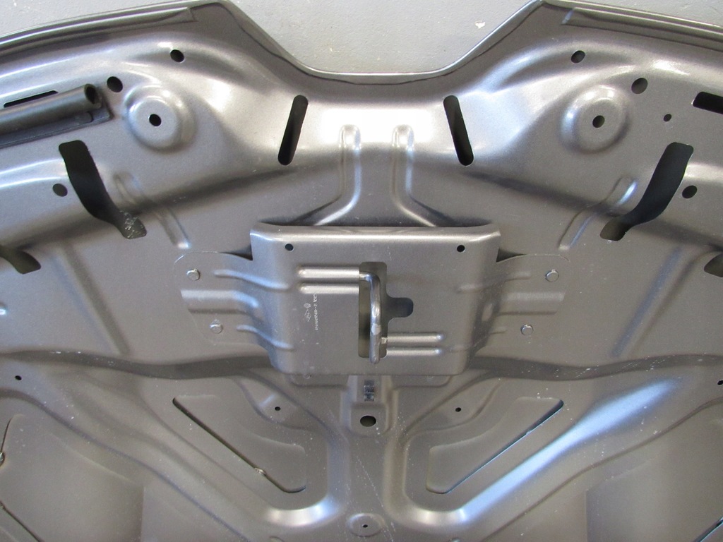 фото №10, Renault megane e-tech капот