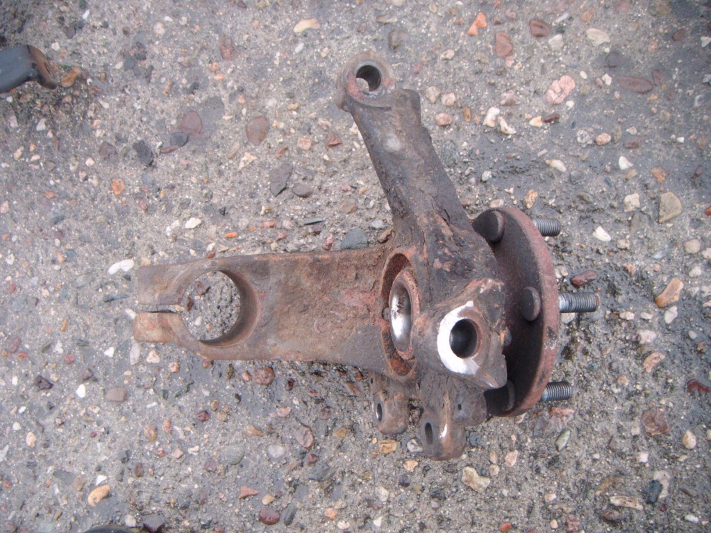 фото №1, Ford c-max 03-10 1.6 поворотный кулак правый перед