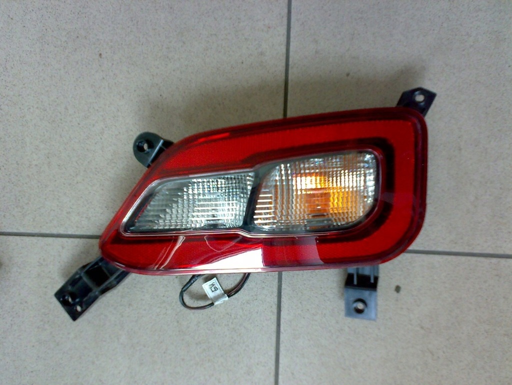 фото №1, Hyundai kona лампа задняя правая w бампер задняя