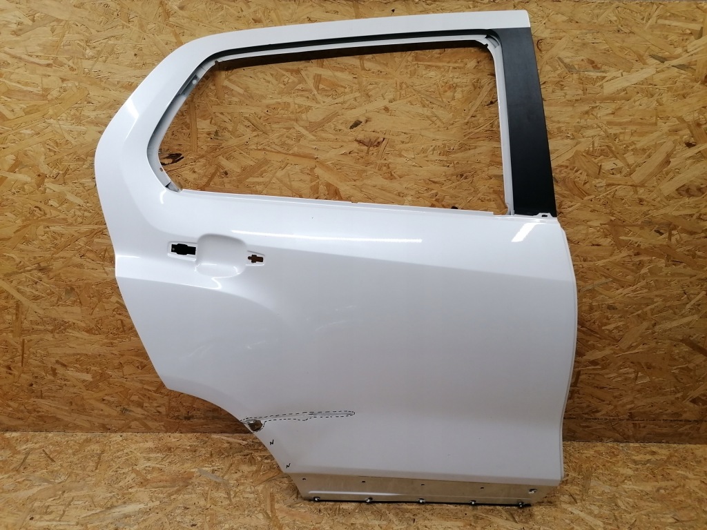 Купити Двері праве задні правий задній chevrolet trax 2012-