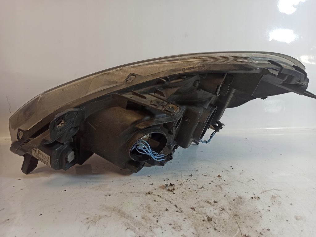 фото №6, Renault clio iii лампа правый перед 820024-4906 89900160 8200865318