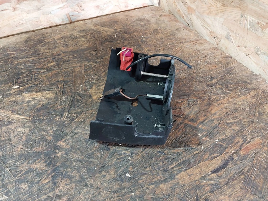 фото №6, Корпус захист замка запалювання audi 80 b4 893953516a