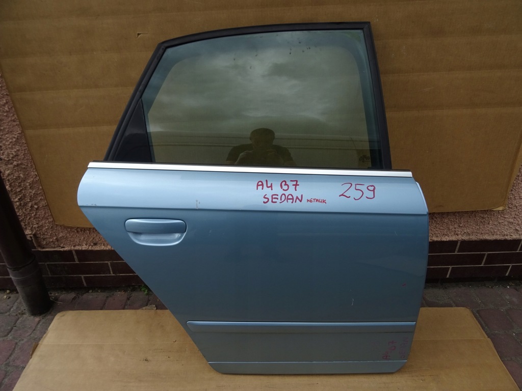 фото №1, Audi a4 b7 дверь правое задняя sedan