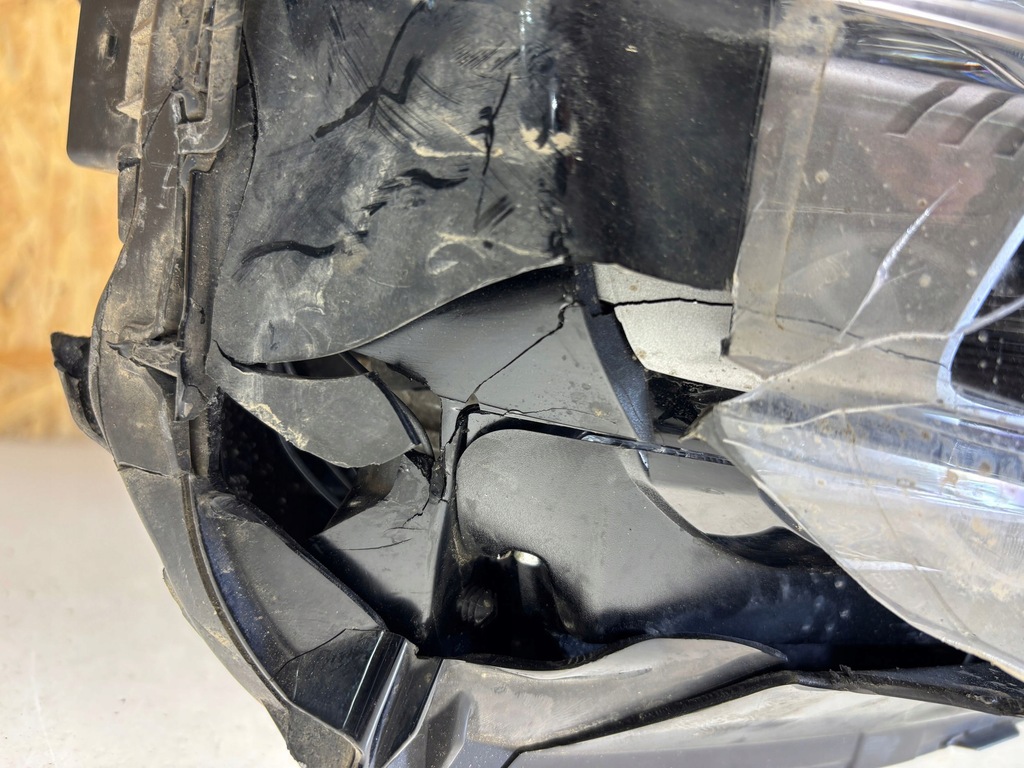 фото №9, Porsche taycan 9j1 2020 лампи передні