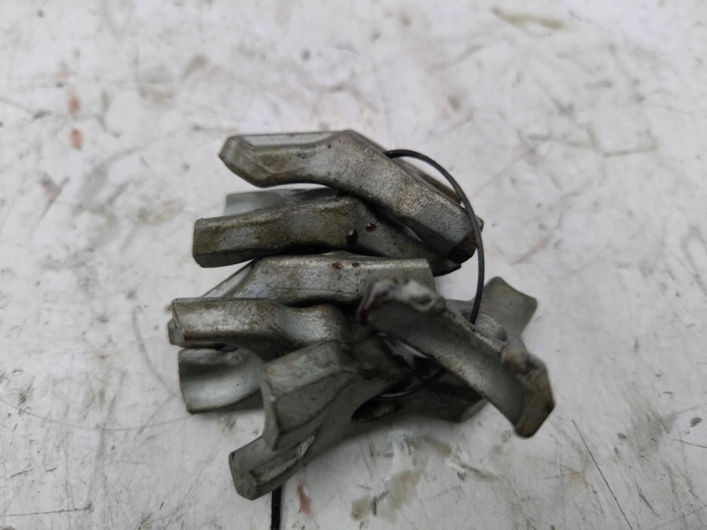 фото №1, Bmw 7 f01 f02 f03 f04 2009 комплект кронштейн / крепления форсунки