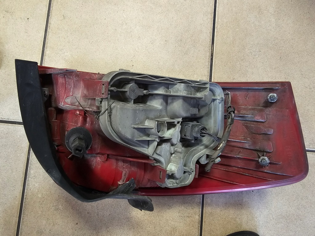 фото №5, Лампа левый правый задняя audi a3 8p 3d 06'