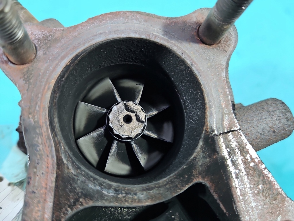 фото №9, Турбонагнетатель toyota corolla verso i vb10 17201-27050 2.0 d4d 90km