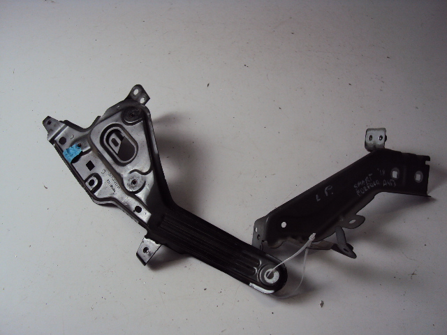 фото №1, Кріплення крила лівий перед smart forfour a453