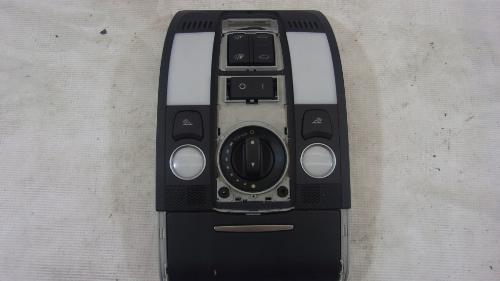 фото №1, Освещение лампа потолочный audi q7 4l0947135p