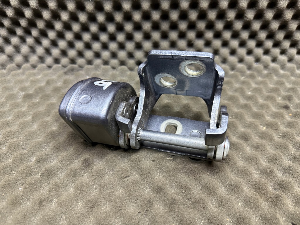 фото №1, 9037c1 петля ограничитель дверь левый задняя peugeot 207 оригинальный номер