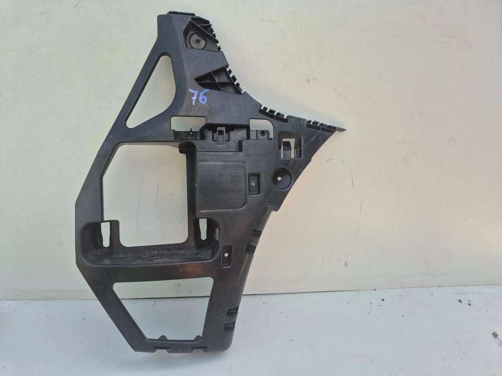 фото №1, Bmw 2 f46 2016 элементы крепёжные