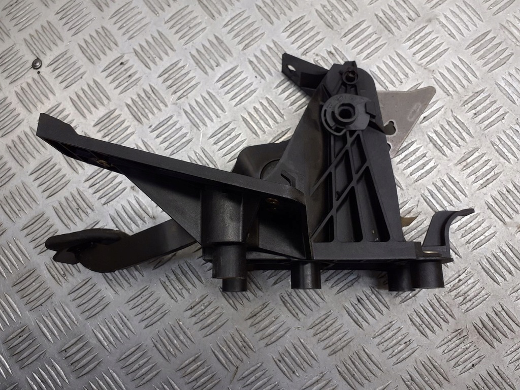 фото №3, Педаль тормоза renault laguna ii 8200002853