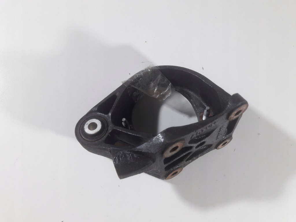 фото №6, Volvo xc60 2.0 d4 13r- кронштейн підпора піввісь