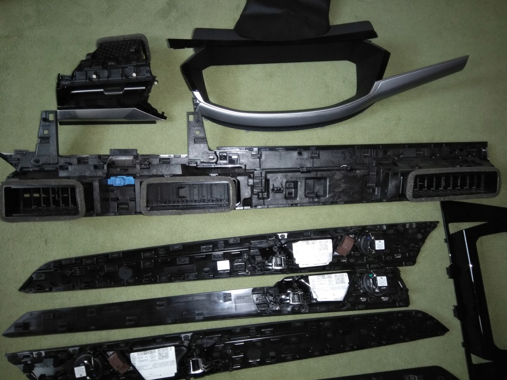 фото №15, Vw arteon fl dekor комплект 3g8867585 3g8867868 y12