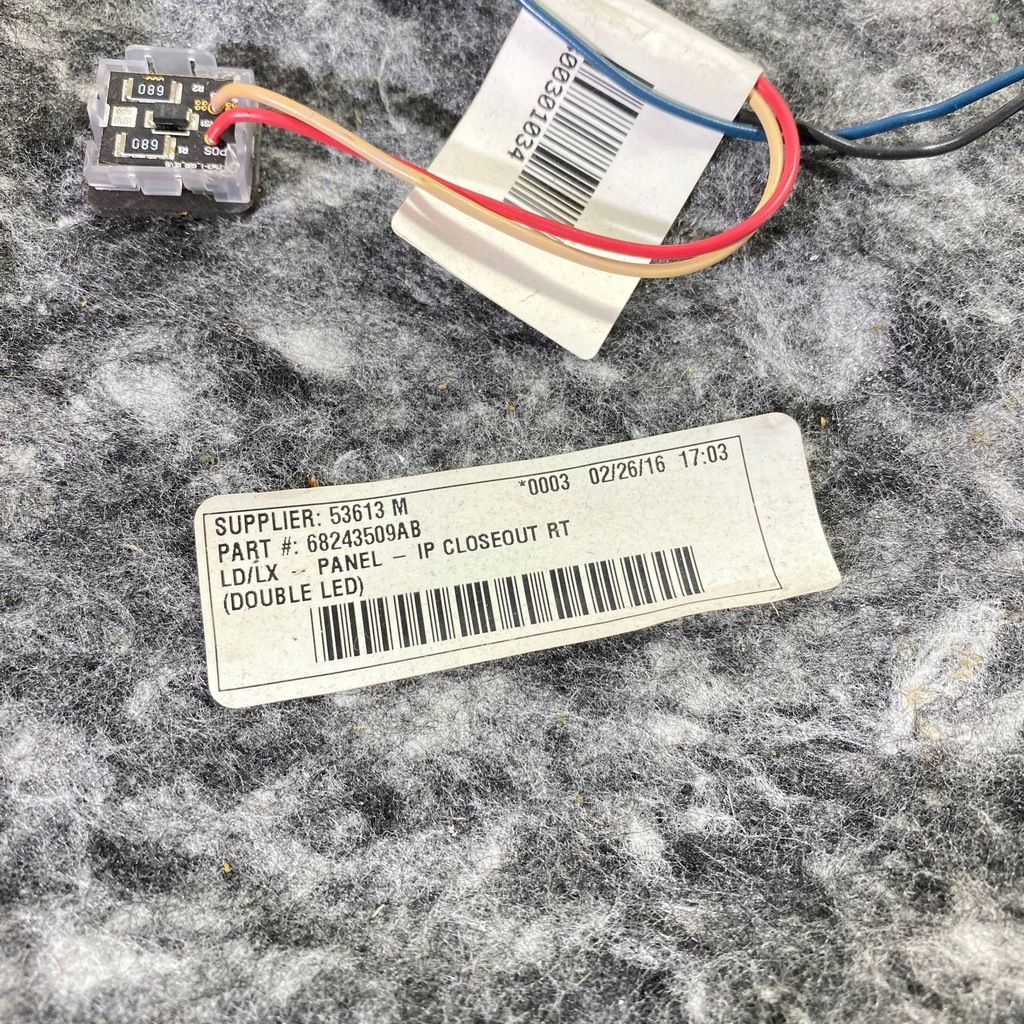 фото №6, Dodge charger 2017 права сторона панелі приладова, консоль