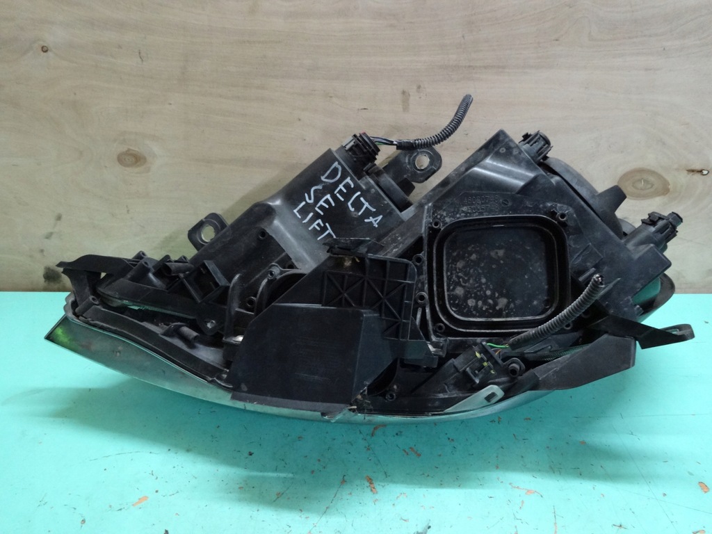 фото №5, Lancia delta se iii lift 13r лампа правая перед ксенон anglik 12304-12305