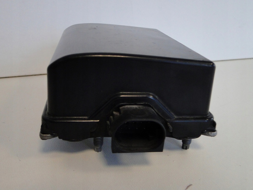 фото №8, Mercedes c klasa 205 205 przed liftem радар distronic w бампер передний