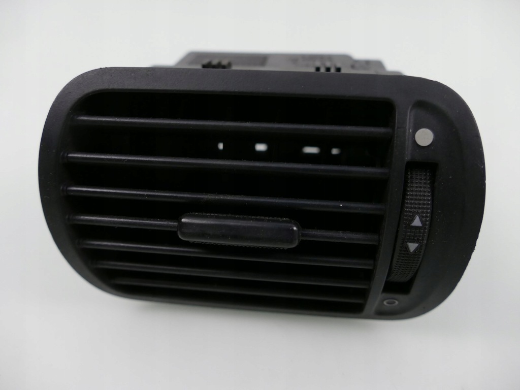 фото №1, Audi a3 8l решітка обдув ліва 8l0820901