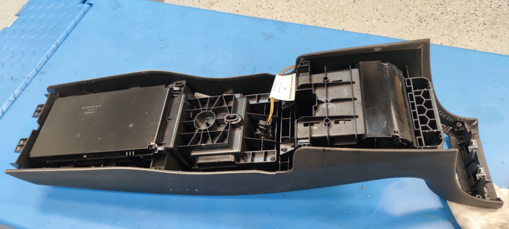 фото №8, Mercedes w219 підлокітник задній шторка