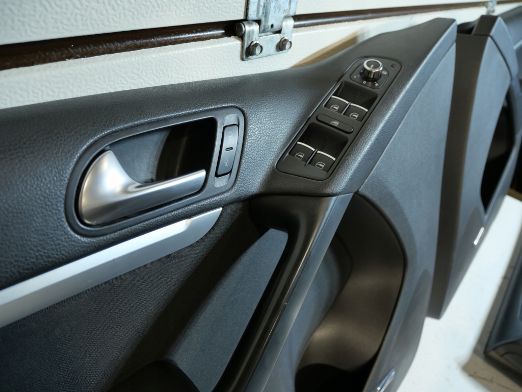 фото №8, Vw tiguan середина обшивки обивка dynaudio 4szt