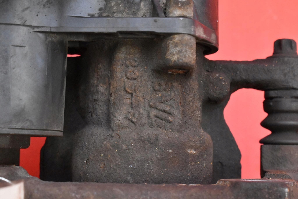 фото №10, Суппорт тормозной правый задняя 9819059480 opel grandland 1 i 1.2t 131 km 17-21