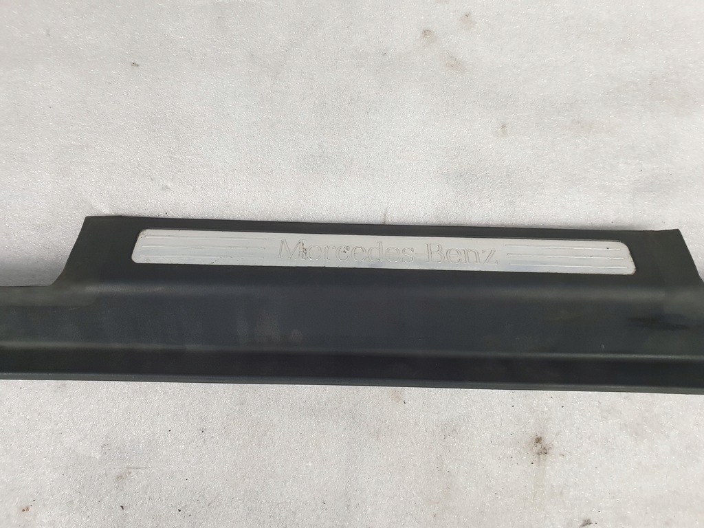фото №4, Молдинг накладка порог правый перед mercedes r w251