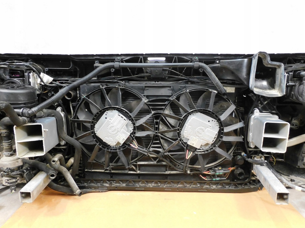 фото №15, Audi a8 d4 4h lift kompletny перед бампер лампы капот pas серебристый matrix