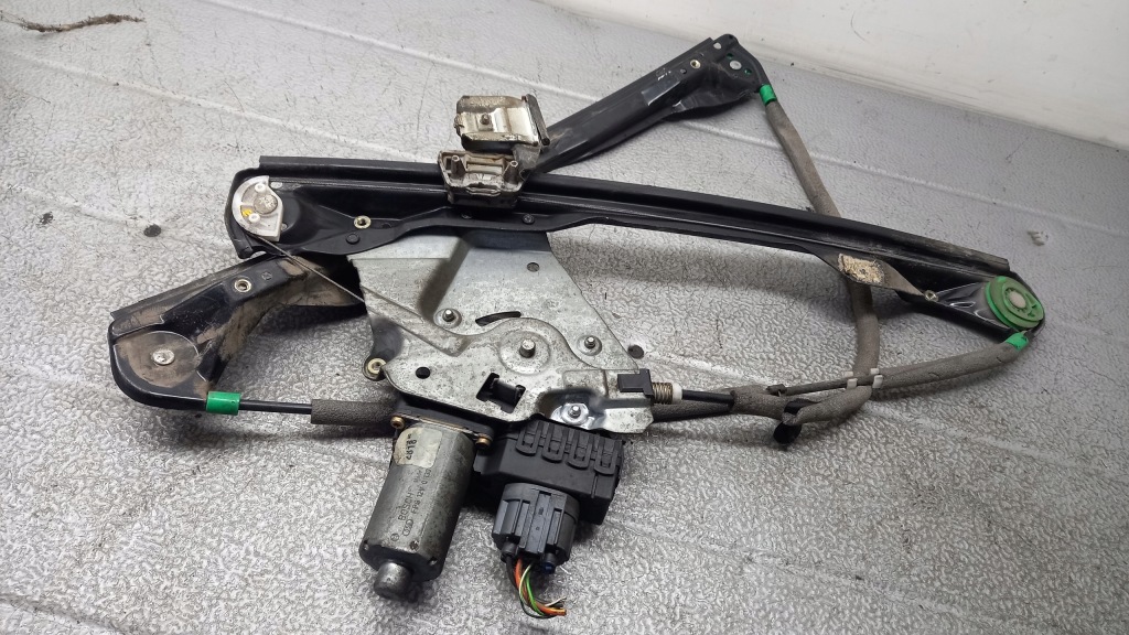 Подъемник левый перед ford focus mk1 00r Оригинал