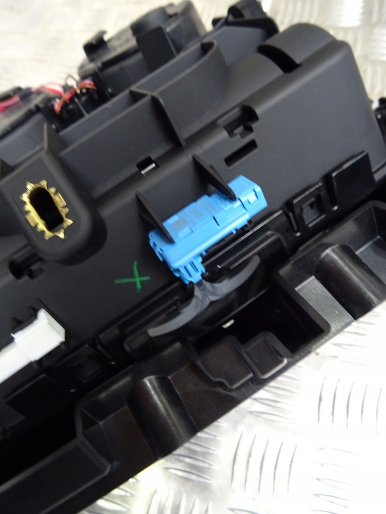 фото №6, Bmw 8 g14 g15 бардачок кружки w туннель