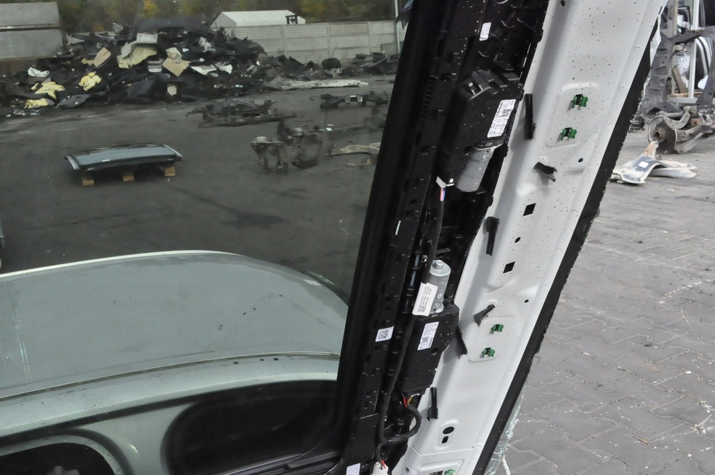 фото №7, Mercedes eqb w243 x243 2023 крыша панорама