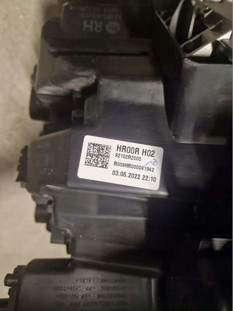 фото №8, Лампа передняя правая kia sportage v 92102r2000 демонтаж europa