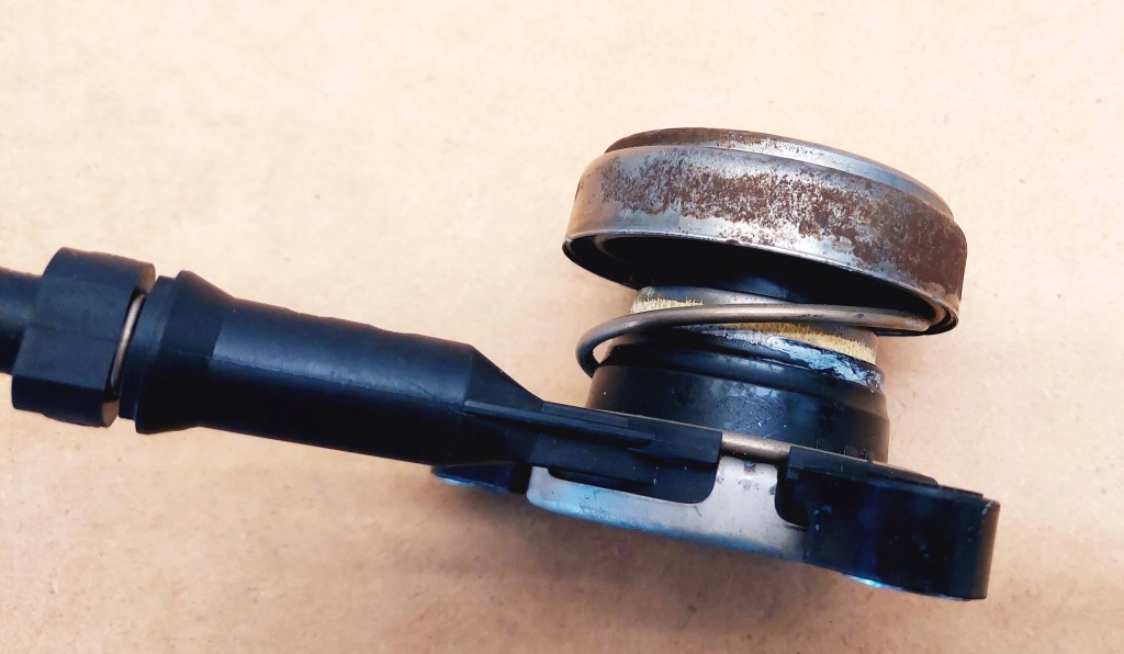 Оригінал renault циліндр зчеплення центральний 8200414151 renault opel Оригінал