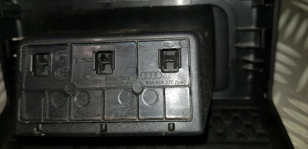 фото №8, Audi q5 80a защита туннель среднего разъём прикуривателя задняя 80a864376