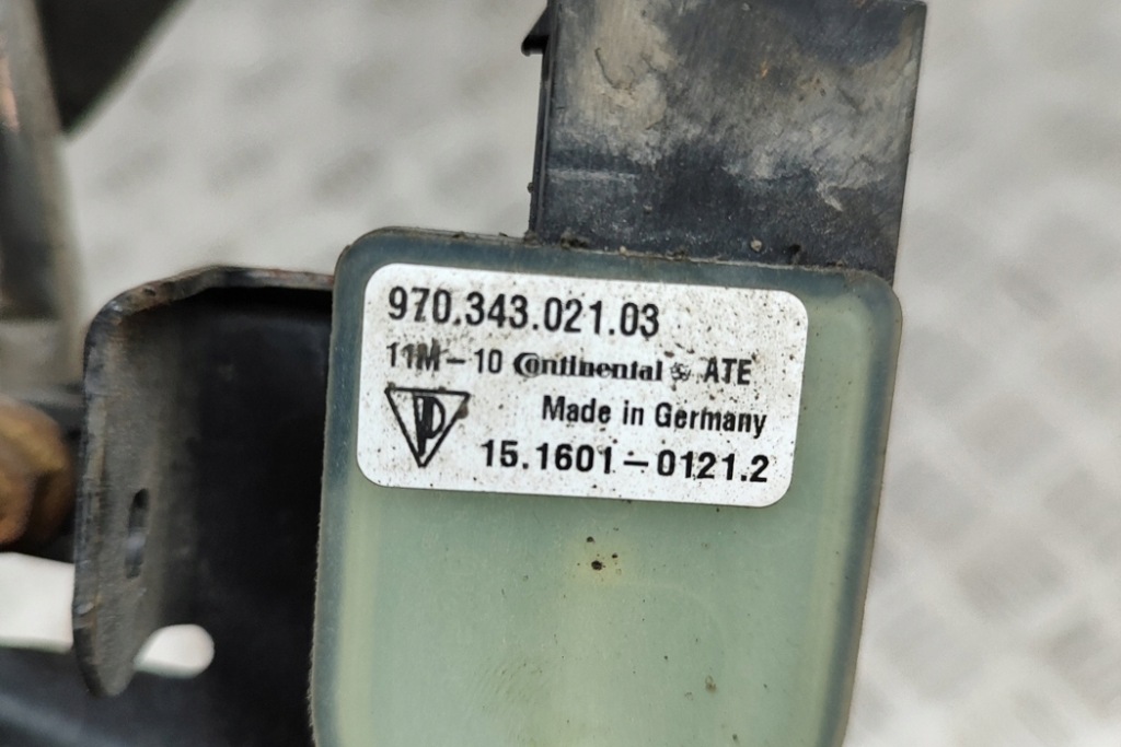 фото №6, Porsche panamera 970 3.6 4 датчик уровня передний левый 97034302103 3.6 p 2