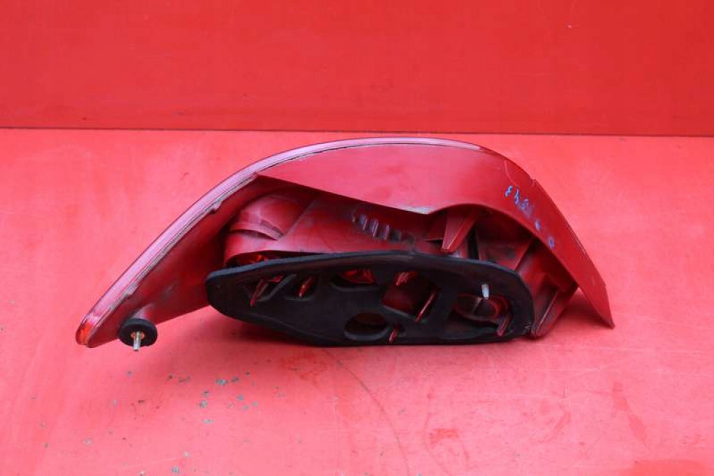 фото №3, Лампа правая задняя задняя peugeot 307 5d hb 01-05