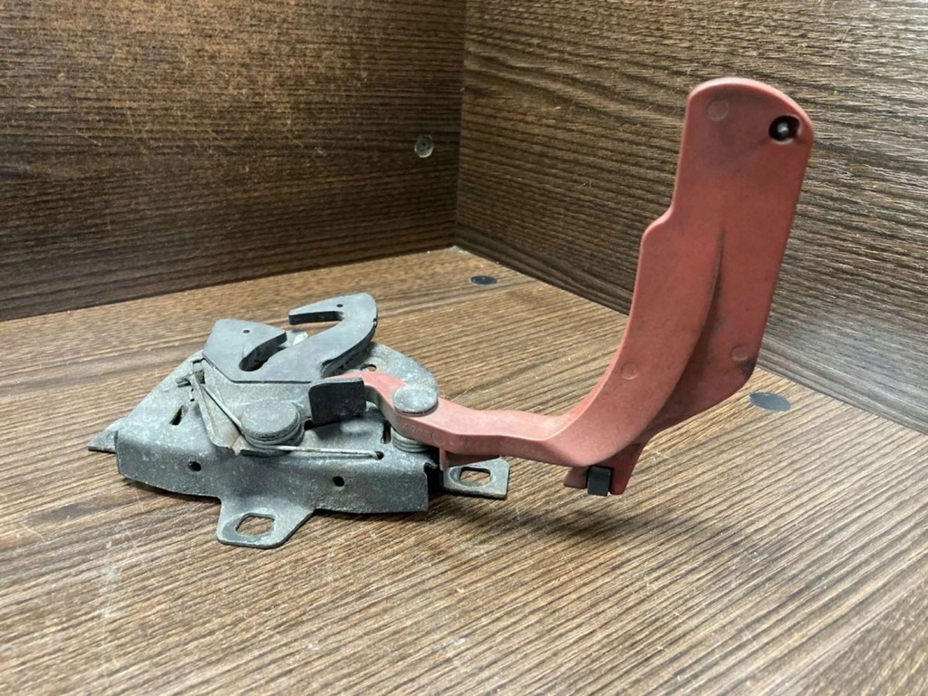 фото №2, Замок капот alfa romeo 147