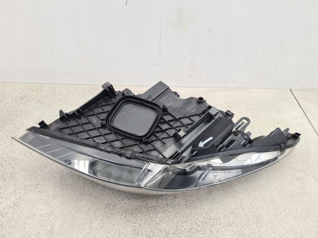 Renault megane 3 фонари фары led левый правый 260101010r 260607305r в Украине